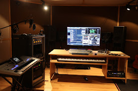 Hallround studios