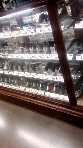 Sporting Goods Store «Bass Pro Shops», reviews and photos, 10000 Bass Pro Blvd, Rossford, OH 43460, USA