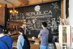 Cafe Carrera in cooperation with Republica Coffee Roasters image