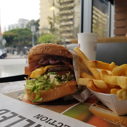The Habit Burger Grill - 888 S Hope St, Los Angeles, CA 90017