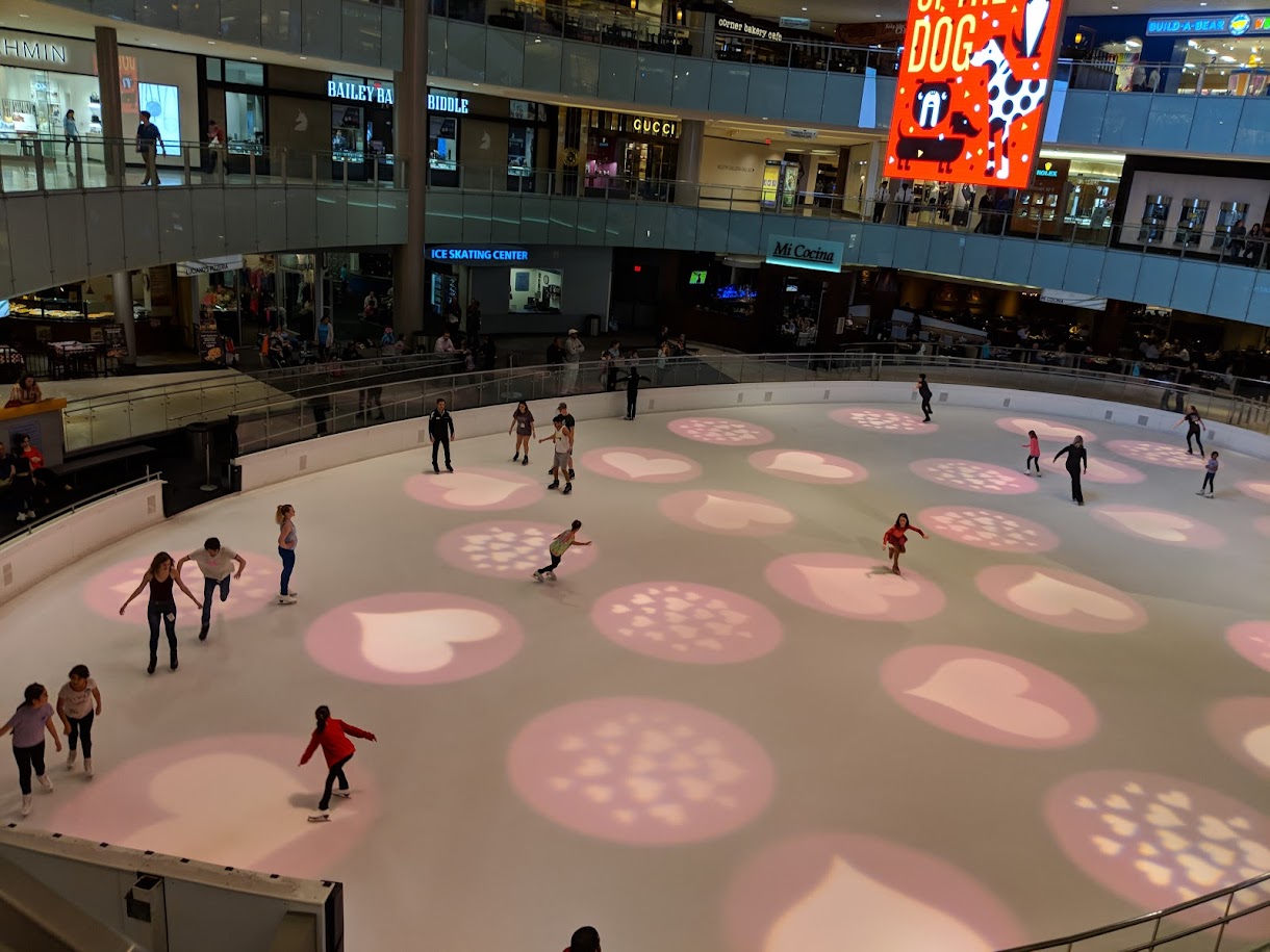 Galleria Ice Skating Center