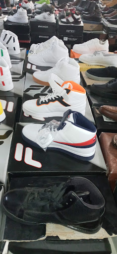 Shoe Store «Shoe Warehouse», reviews and photos, 3230 Troost Ave, Kansas City, MO 64109, USA