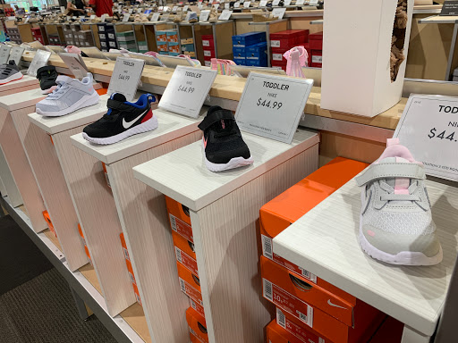 Shoe Store «DSW Designer Shoe Warehouse», reviews and photos, 1300 Huguenot Rd, Midlothian, VA 23113, USA