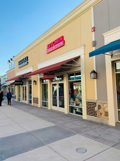 Shopping Mall «Gloucester Premium Outlets», reviews and photos, 100 Premium Outlets Dr, Blackwood, NJ 08012, USA