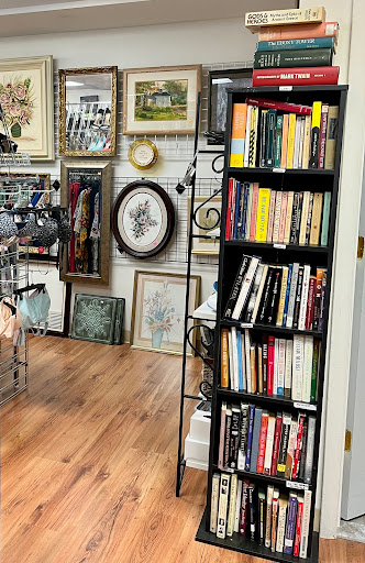 Thrift Store «Throw Back Thrift», reviews and photos, 1344 Easton Rd, Abington, PA 19001, USA