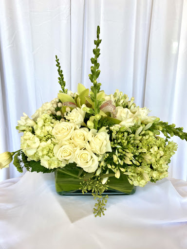 Florist «Blue Daisy Floral & Design», reviews and photos, 102 S Arlington Heights Rd, Arlington Heights, IL 60005, USA