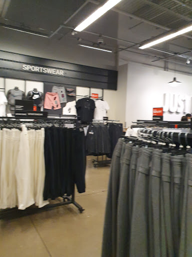 Sporting Goods Store «Nike Factory Store», reviews and photos, 1001 N Arney Rd #810, Woodburn, OR 97071, USA
