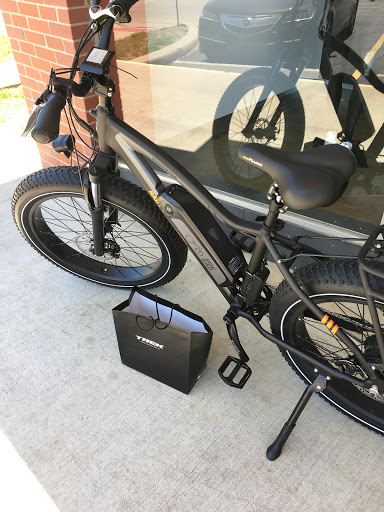 Bicycle Store «The Trek Bicycle Store of Kansas City-Shawnee», reviews and photos, 10412 Shawnee Mission Pkwy, Shawnee, KS 66203, USA