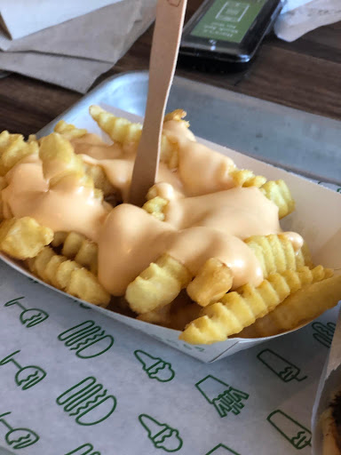 Hamburger Restaurant «Shake Shack», reviews and photos, 3035 Peachtree Rd NE A146, Atlanta, GA 30305, USA