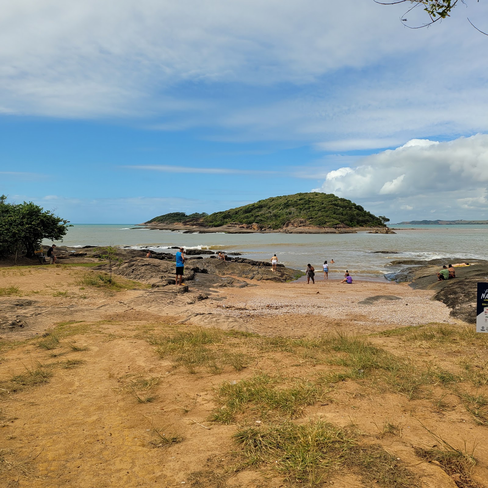 Foto von Prainha da Ilha do Gamba mit beiger sand Oberfläche