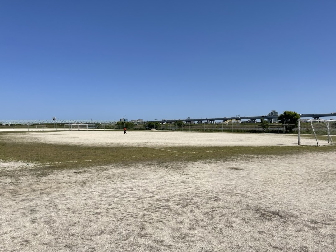 荒川四ツ木橋緑地少年サッカ場A面