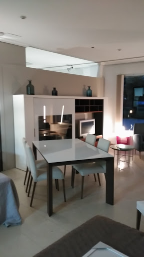 Palacio de la Moda en Venta de Baños, Palencia