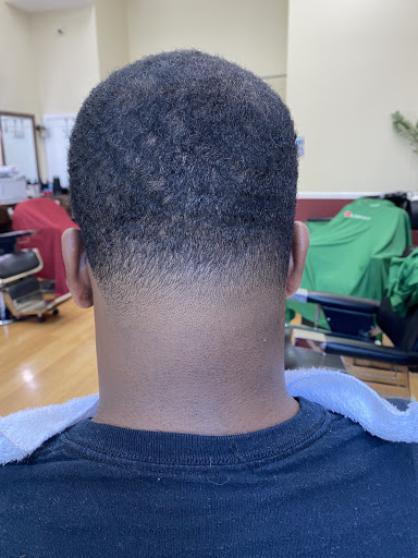 Barber Shop «TL Barbershop», reviews and photos, 1800 Wilson Blvd Unit 130, Arlington, VA 22201, USA