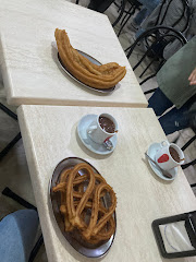 Cafetería Churrería Alpajés