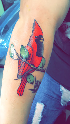 Tattoo Shop «BlackEyed Sundays Tattoos and Piercing», reviews and photos, 826 N Main St, London, KY 40741, USA