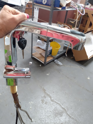 Donations Center «Milwaukee Habitat for Humanity ReStore», reviews and photos