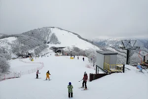 Gozaisho Ski Area image