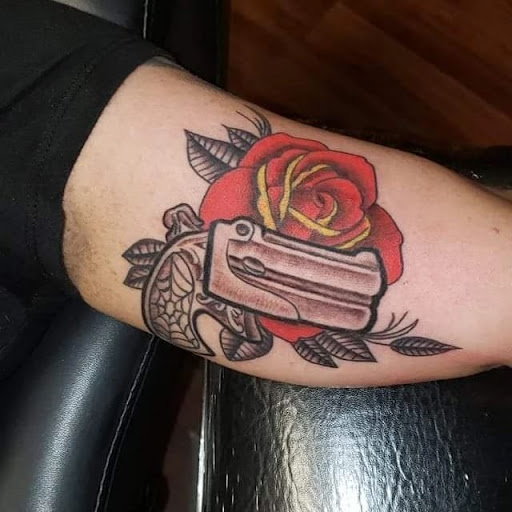 Tattoo Shop «Hollyweird Tattoos», reviews and photos, 569 GA-138, Jonesboro, GA 30236, USA