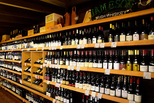 Liquor Store «Wilibees Wines & Spirits-Petaluma», reviews and photos, 309 Lakeville St, Petaluma, CA 94952, USA