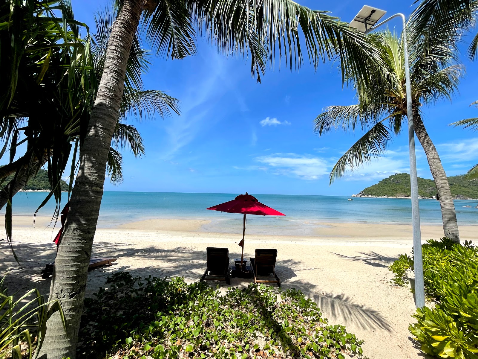 Valokuva Thong Nai Pan Beachista. osittain hotellialue