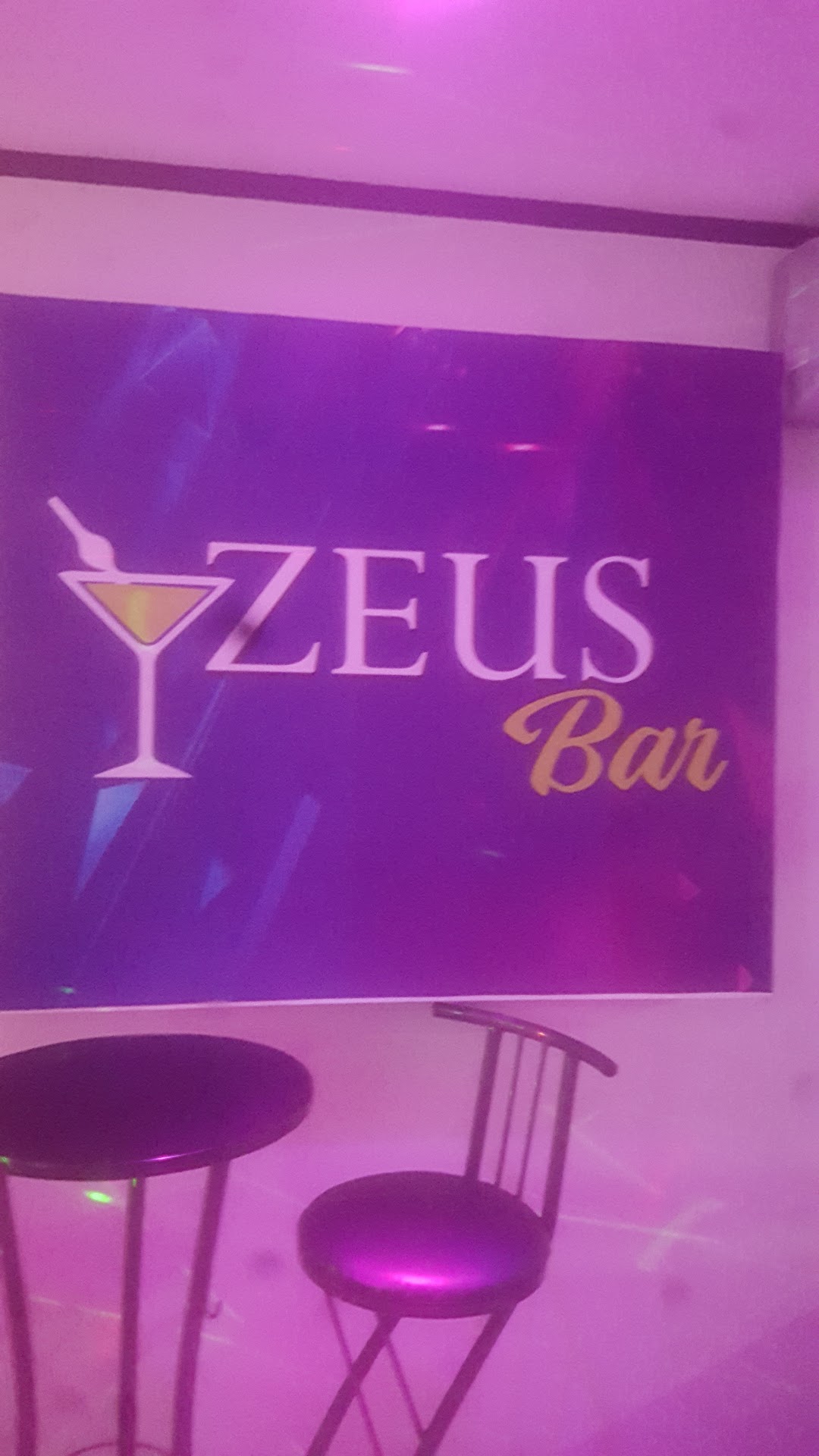 Zeus Bar