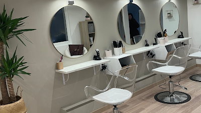 M Beauty à Bû