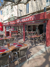 Atmosphère du Restaurant Brasserie Coté Cours à Tulette - n°5