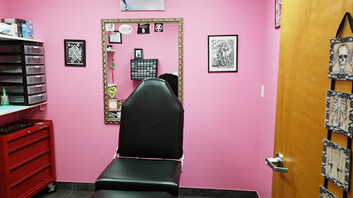 Tattoo Shop «Ink Spot Tattoo», reviews and photos, 3811 Harlem Rd, Buffalo, NY 14215, USA
