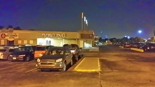 Bowling Alley «Executive Strike & Spare Family Fun Center», reviews and photos, 911 Phillips Ln, Louisville, KY 40209, USA