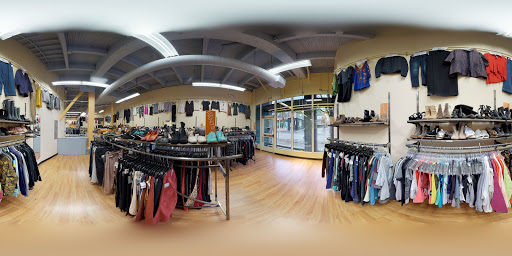 Used Clothing Store «Crossroads Trading Co.», reviews and photos, 128 NW 23rd Ave, Portland, OR 97210, USA