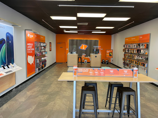 Electronics Repair Shop «Boost Mobile By Smile Wireless 2», reviews and photos, 5442 Central Florida Pkwy, Orlando, FL 32821, USA