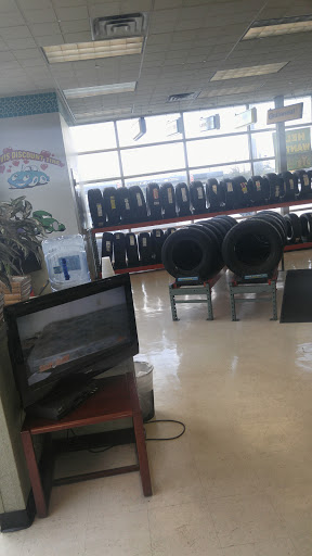 Tire Shop «Mavis Discount Tire», reviews and photos, 1919 Broadhollow Rd, Farmingdale, NY 11735, USA