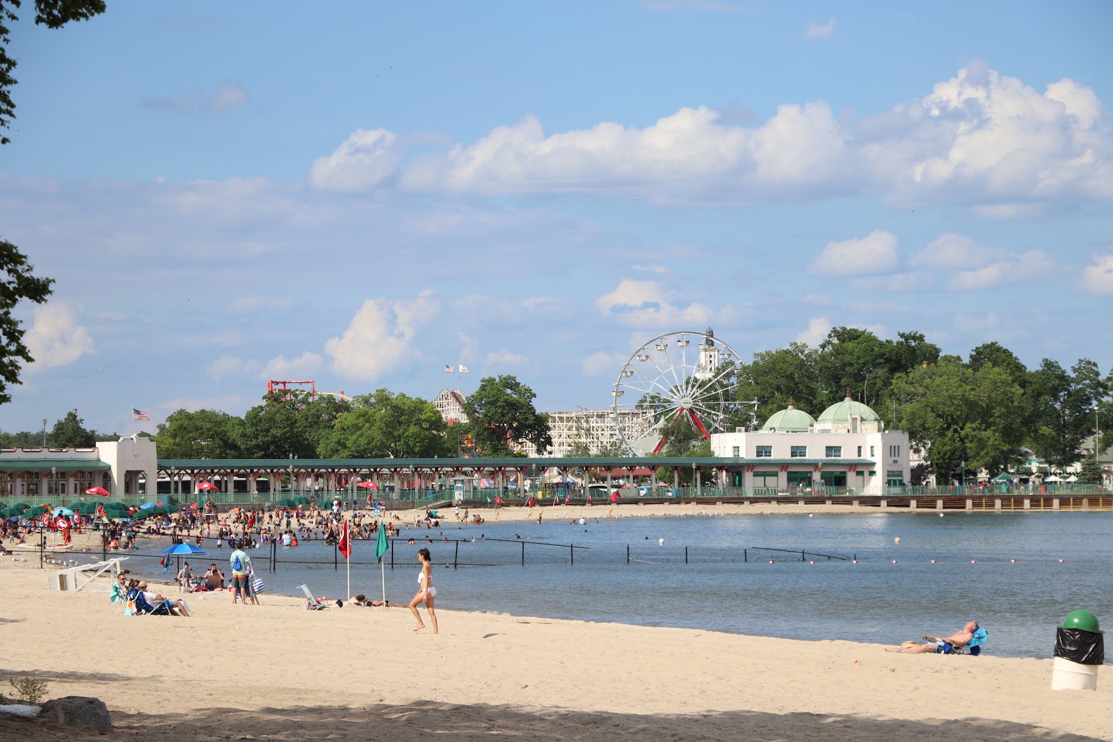Rye Beach'in fotoğrafı - rahatlamayı sevenler arasında popüler bir yer