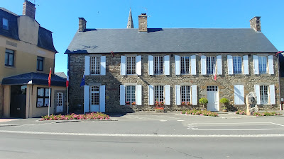 Mairie à Barenton