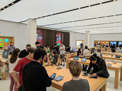 Computer Store «Apple Crabtree Valley Mall», reviews and photos, 4325 Glenwood Ave, Raleigh, NC 27612, USA