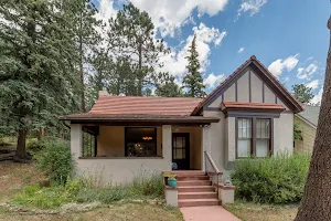 Cascade Escapes - Ramona Cottage and Zeb's Cabin at the foot of Pikes Peak image