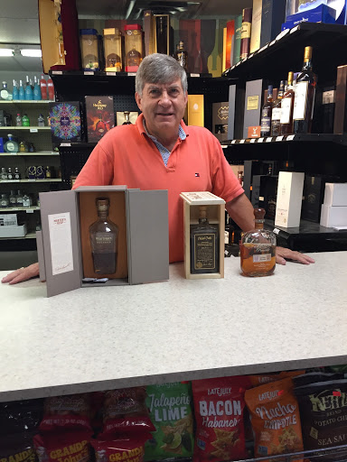 Liquor Store «SoBro Spirits. Wine. Craft Beer», reviews and photos, 1721 E 52nd St, Indianapolis, IN 46205, USA