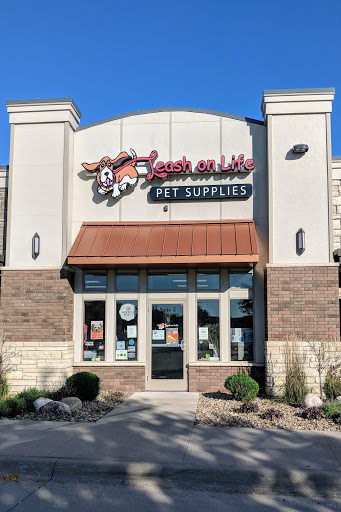 Pet Supply Store «Leash on Life, Pet Supplies», reviews and photos, 650 Pacha Pkwy #5, North Liberty, IA 52317, USA