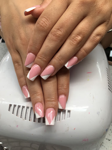 DN Nails