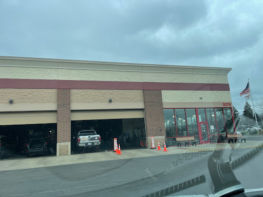 Tire Shop «Discount Tire Store - White Lake, MI», reviews and photos, 9378 Highland Rd, White Lake, MI 48386, USA