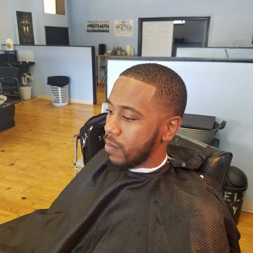 Barber Shop «Praise N Fades Barbershop», reviews and photos, 1119 E Kentucky St, Louisville, KY 40204, USA