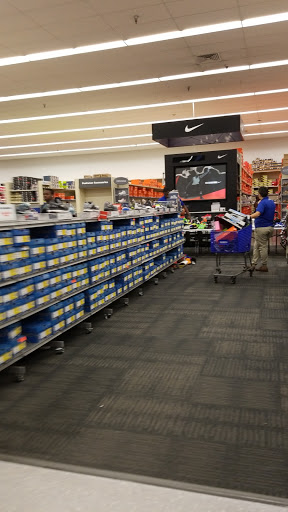 Sporting Goods Store «Academy Sports + Outdoors», reviews and photos, 1101 W Arbrook Blvd, Arlington, TX 76015, USA