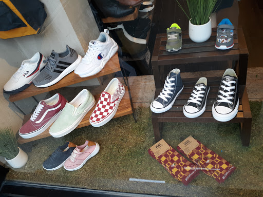 Shoe Store «DNA Footwear on Smith Street», reviews and photos, 141 Smith St, Brooklyn, NY 11201, USA