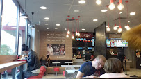 Atmosphère du Restaurant KFC Amiens Sud - n°13