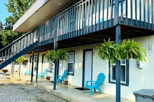 Rockwood Resort Motel image