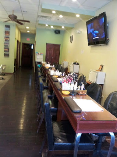 Nail Salon «Nail & Nails Nail Salon», reviews and photos, 121 S Hough St, Barrington, IL 60010, USA