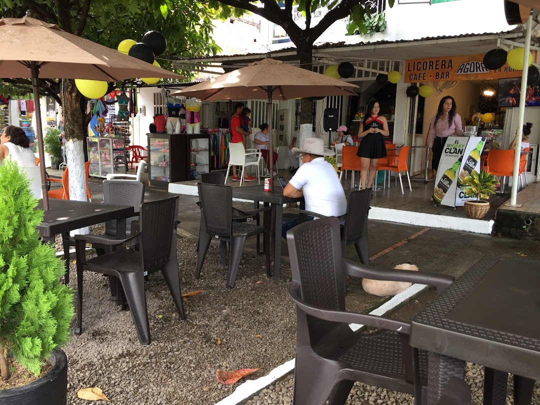 Agora Licorera, café, bar.