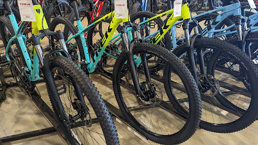 Bicycle Store «Trek Bicycle Columbus Dublin», reviews and photos, 2720 Sawmill Pl Blvd, Columbus, OH 43235, USA
