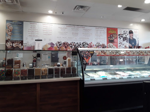 Ice Cream Shop «Cold Stone Creamery», reviews and photos, 7971 N Blackstone Ave, Fresno, CA 93720, USA