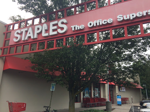 Staples, 2444 Boston Post Rd, Larchmont, NY 10538, USA, 